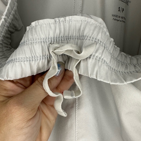 Tommy Bahama Alicia IslandZone Jogger, Light Grey- Size Small - Picture 7 of 9